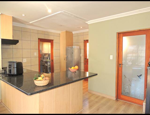 2 BEDROOM TOWNHOUSE FOR SALE IN AMOROSA
